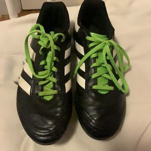 Soccer cleats - just need a little clean up